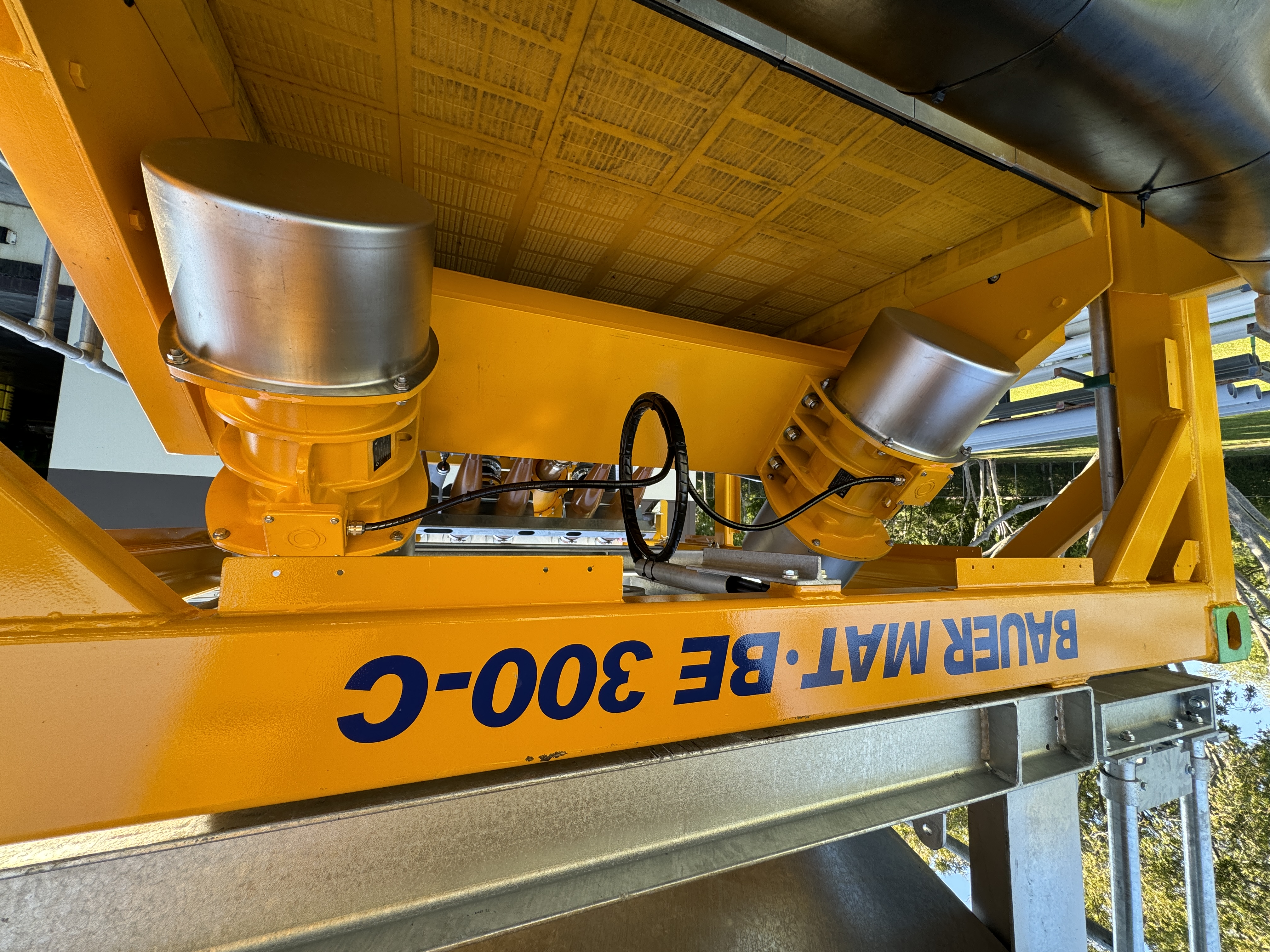 Screening section of a Bauer BE 300-C slurry treatment plant